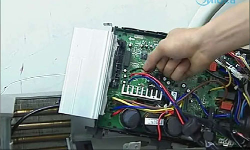 海西美的空调电话是多少